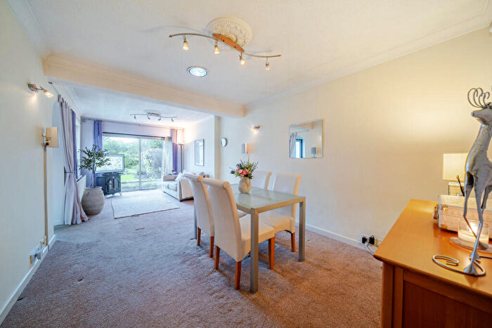 3 Bedroom Bungalow For Sale In Cavendish Avenue, Ruislip, HA4