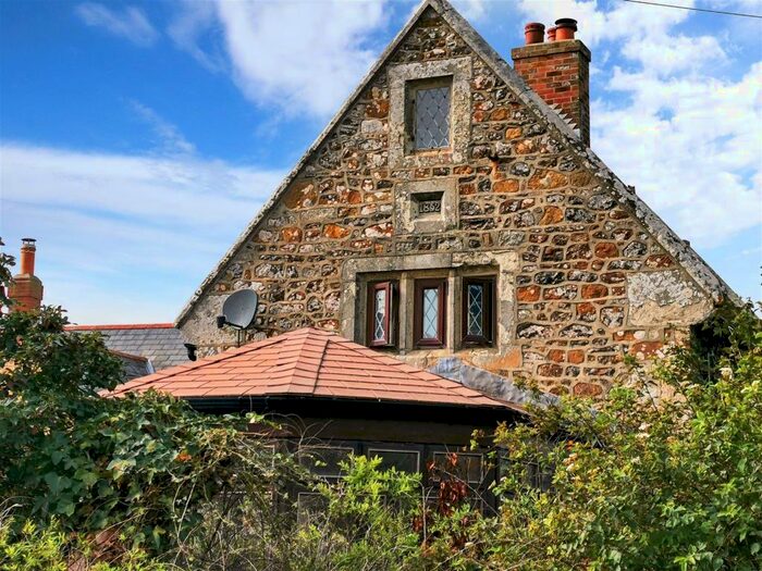 3 Bedroom Cottage For Sale In Sandy Way, Shorwell, Isle Of Wight, PO30