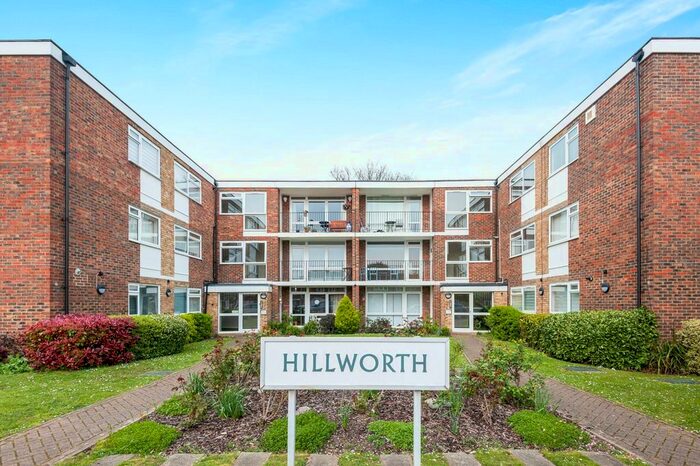 2 Bedroom Flat To Rent In Hillworth, Court Downs Road, Beckenham, BR3