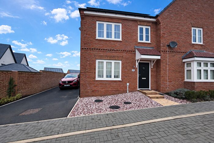 3 Bedroom House To Rent In Ronaldsay Grove, Whitehouse, MK8