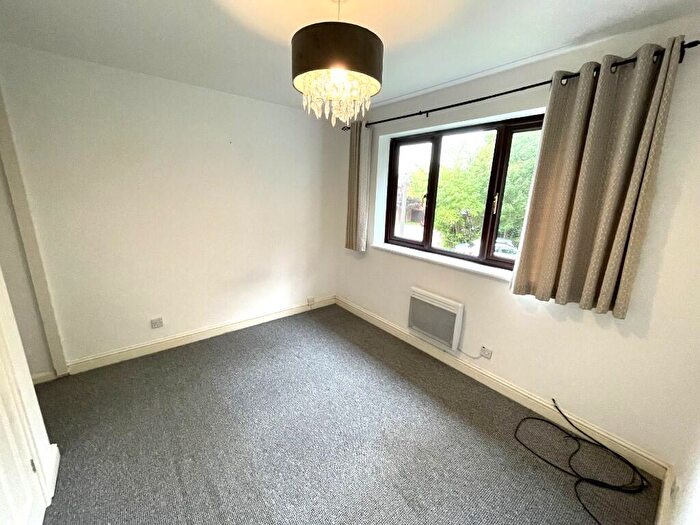 2 Bedroom Cluster House For Sale In Mendelssohn Grove, Milton Keynes, Buckinghamshire, MK7