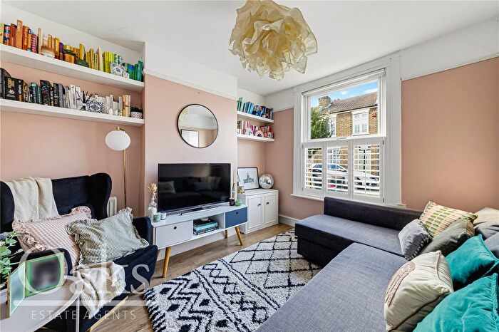 2 Bedroom Detached House For Sale In Percy Road, South Norwood, SE25