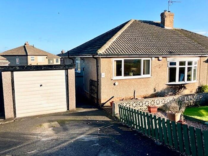 2 Bedroom Bungalow For Sale In Heaton Drive, Baildon, Shipley, BD17