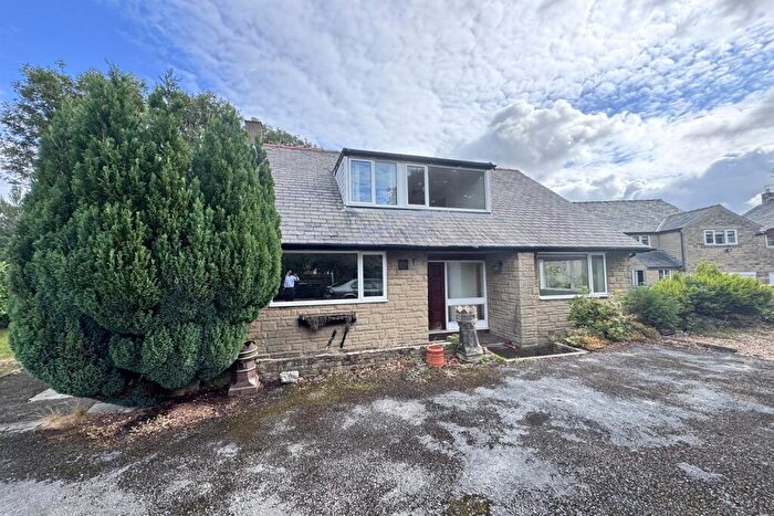3 Bedroom Detached House For Sale In Chapel-En-Le-Frith, High Peak, SK23