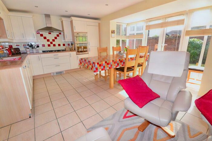 4 Bedroom Detached House For Sale In Onslow Road, GL18