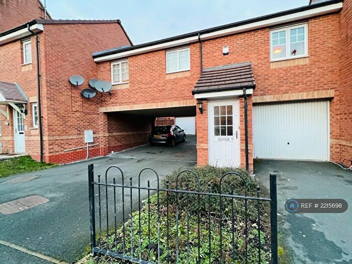 2 Bedroom Maisonette To Rent In Saddlecote Close, Manchester, M8
