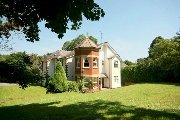 1 Bedroom Apartment To Rent In Guildford Road, Runfold, GU10