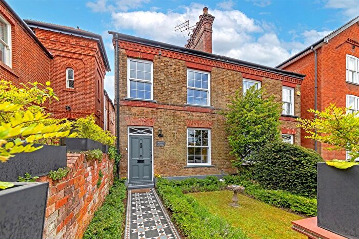 3 Bedroom Cottage For Sale In Prospect Road, St. Albans, AL1