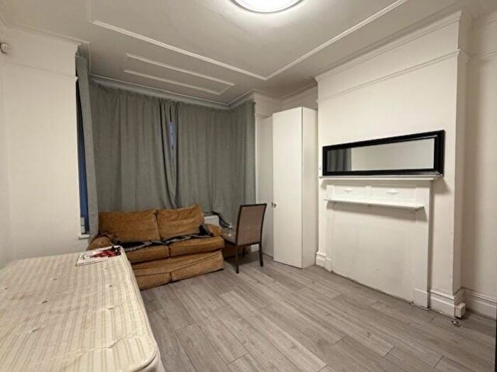 2 Bedroom Ground Maisonette To Rent In Radnor Road, Harrow, Middlesex, HA1