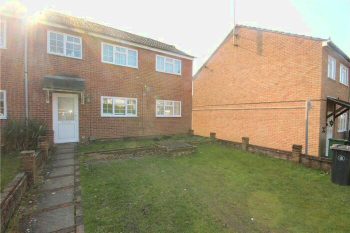 2 Bedroom Flat To Rent In Buckingham Way, Frimley, Camberley, Surrey, GU16