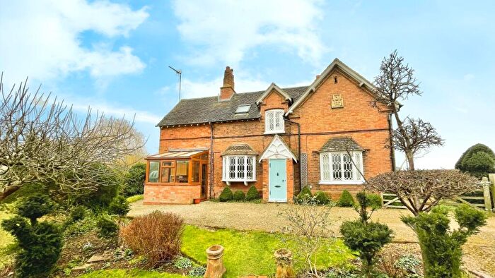 3 Bedroom Semi-Detached House For Sale In Wimpstone, Stratford-upon-Avon, CV37