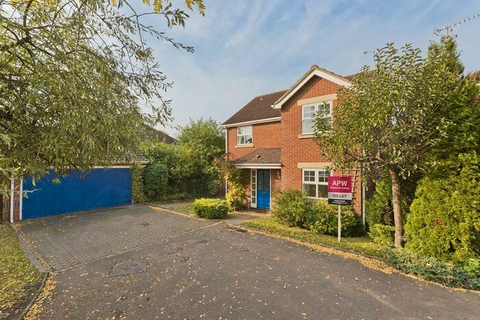 4 Bedroom Detached House To Rent In St Andrews Gardens, Cobham, KT11