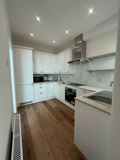 3 Bedroom House To Rent In Winter Road, Southsea, PO4