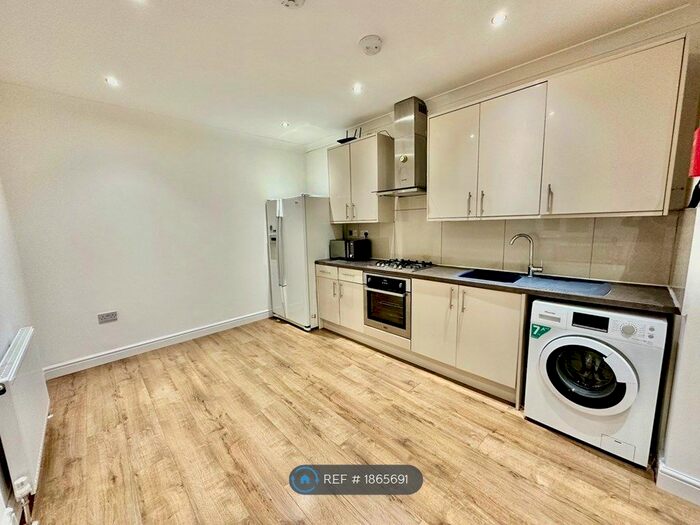 1 Bedroom Flat To Rent In Balfour Road, London, W3
