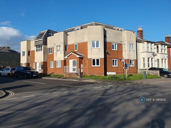 2 Bedroom Flat To Rent In Aspley Court, Southampton, SO15