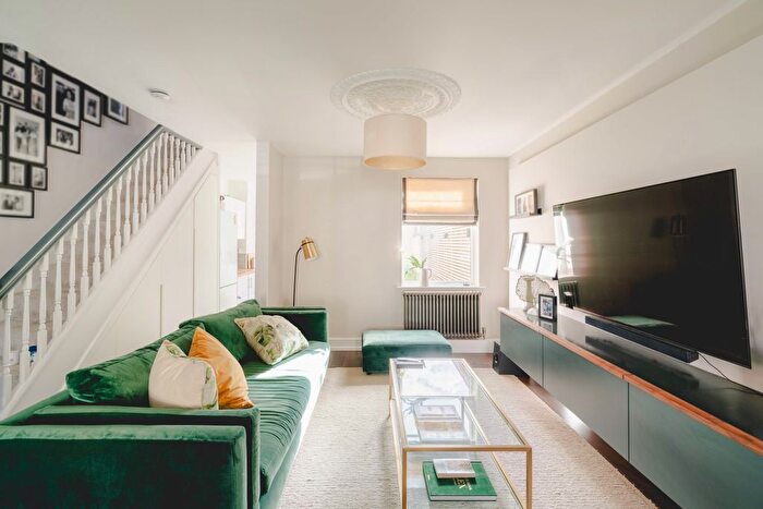 3 Bedroom End Terrace House For Sale In Lime Road, Southville, Bristol, BS3