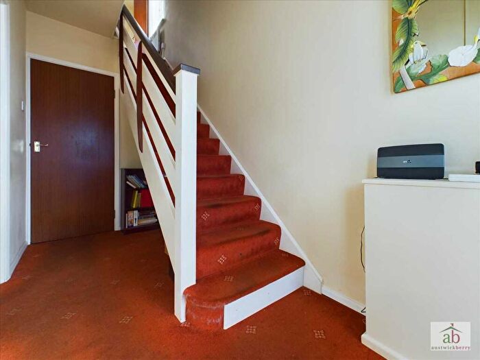 3 Bedroom End Of Terrace House For Sale In Beatrice Close, Ipswich, IP3