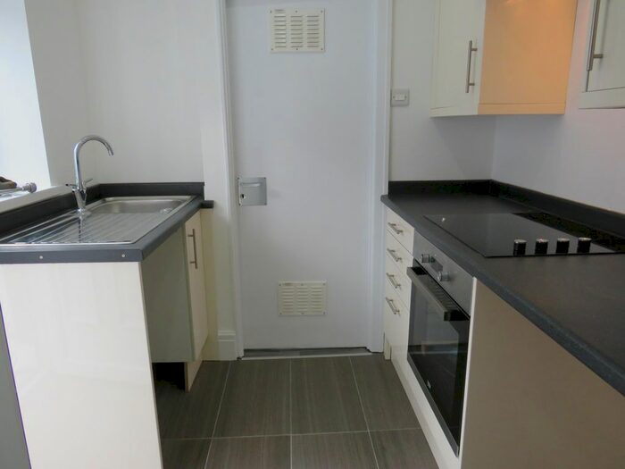 2 Bedroom Flat To Rent In New Chester Road, Wirral, CH62