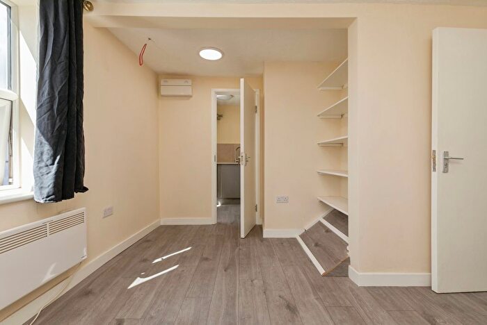 1 Bedroom Flat To Rent In Easton Road, Bristol, Somerset, BS5