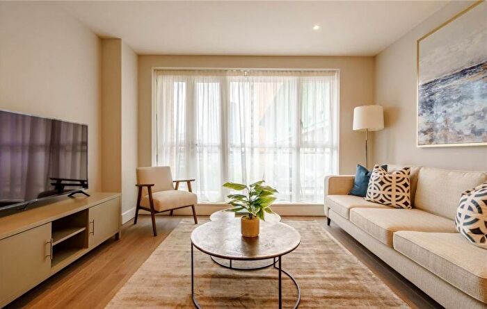 2 Bedroom Flat To Rent In Westferry Circus, London, E14