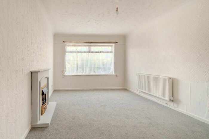 2 Bedroom Semi-Detached Bungalow For Sale In Station Road, Doncaster, South Yorkshire, DN7