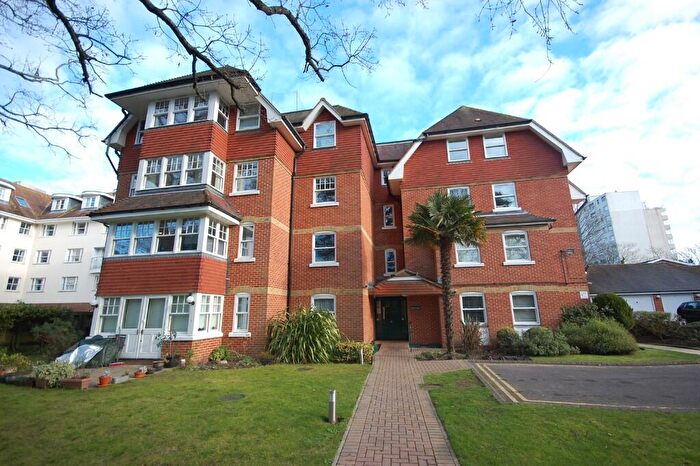 2 Bedroom Apartment For Sale In Derby Road, Bournemouth, Dorset, BH1