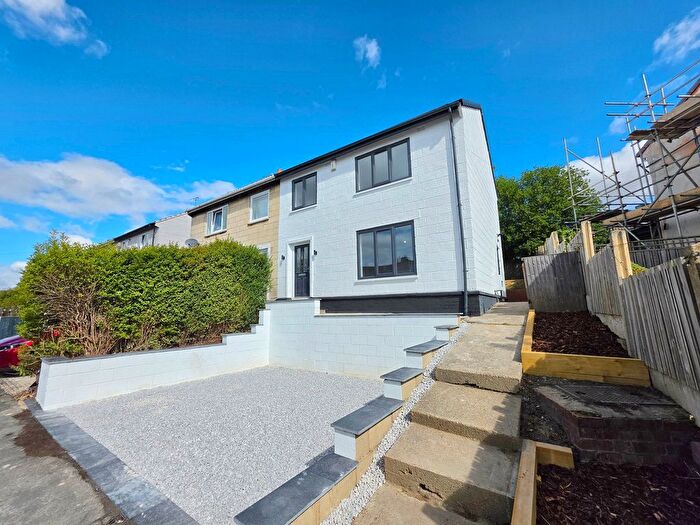 3 Bedroom Semi Detached House For Sale In Skelton Avenue, Mapplewell, Barnsley, S75