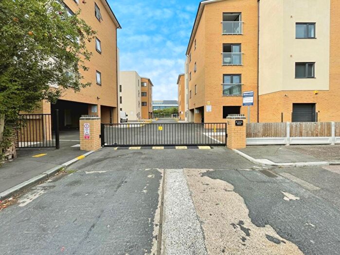 2 Bedroom Flat To Rent In Melbourne Road, Tilbury, RM18
