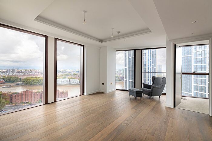 3 Bedroom Flat To Rent In Carnation Way, Vauxhall, SW8