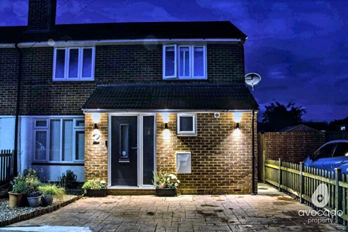 4 Bedroom End Of Terrace House For Sale In West Hawthorn Road, Ambrosden, OX25