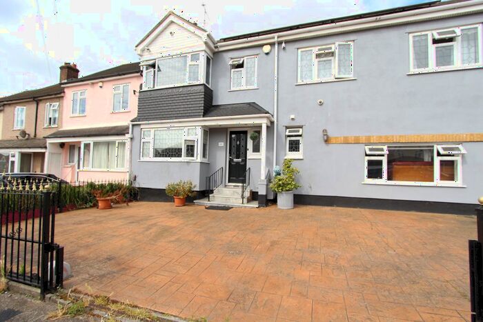 1 Bedroom Flat To Rent In A, Moore Avenue, Grays, RM20