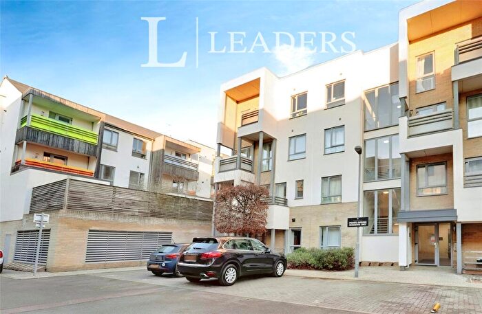 2 Bedroom Apartment For Sale In Glenalmond Avenue, Cambridge, Cambridgeshire, CB2