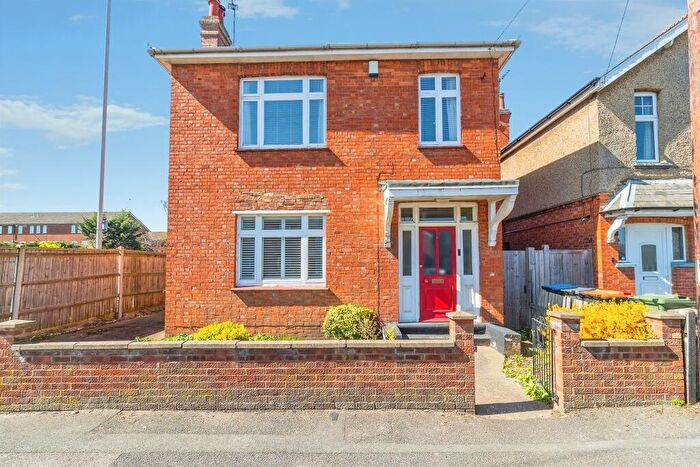 4 Bedroom Detached House For Sale In North Gate, Bletchley, Milton Keynes, MK2