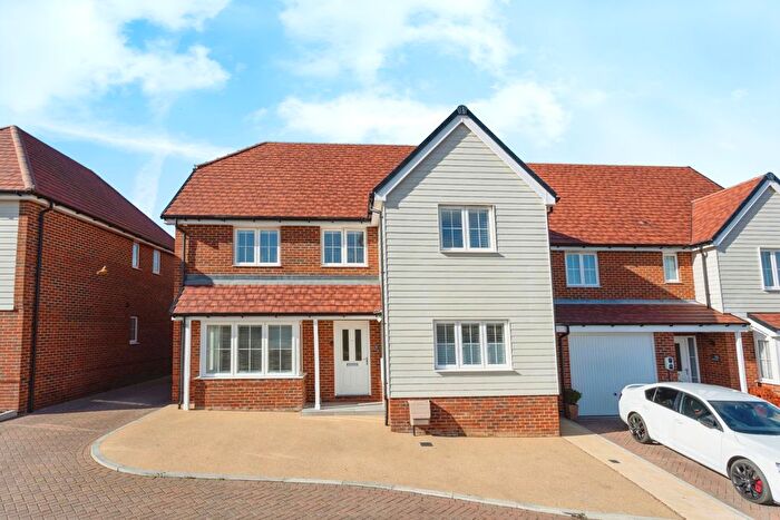5 Bedroom Property To Rent In Seladine Gardens, Coxheath, Maidstone, ME17