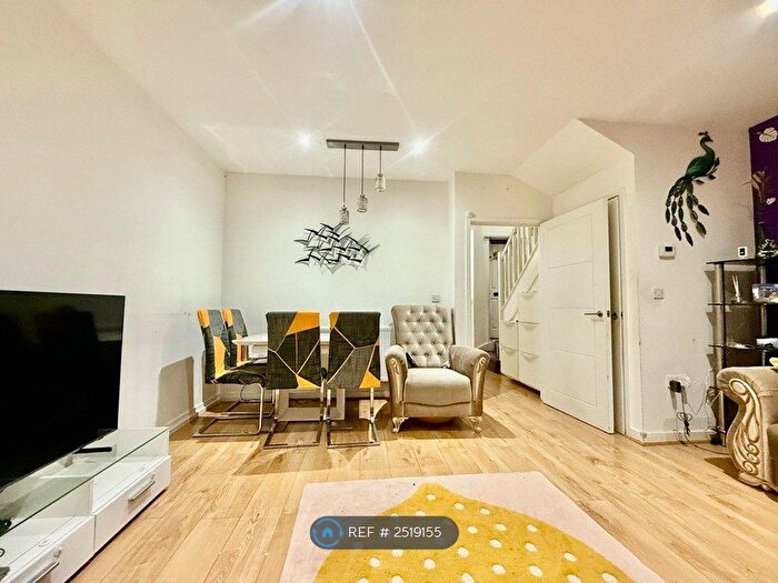 2 Bedroom End Of Terrace House To Rent In Fullerton Avenue, Essex, RM8