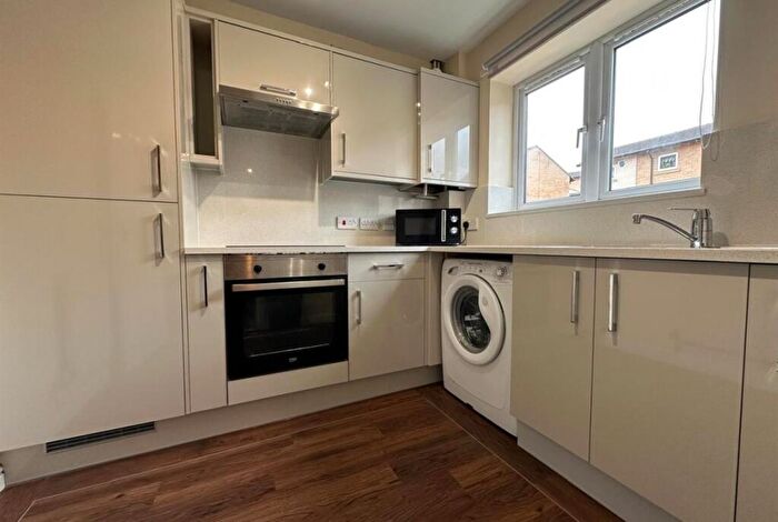 4 Bedroom House To Rent In Bramwell Close, Sheffield, S3