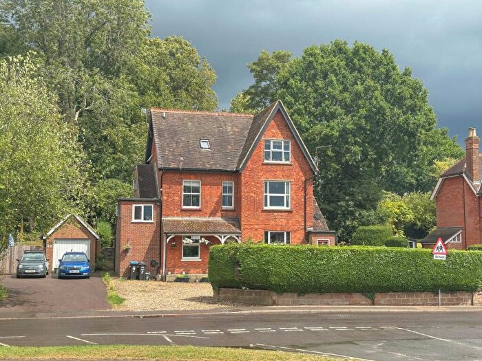 1 Bedroom Apartment To Rent In Mid Street, South Nutfield, RH1