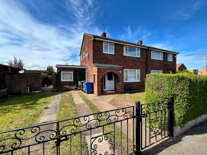 3 Bedroom Semi-Detached House To Rent In Abbey Road, Dunscroft, Doncaster, DN7