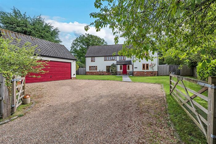 4 Bedroom Detached House For Sale In Lithgo Paddock, The Coppice, Great Barton, IP31