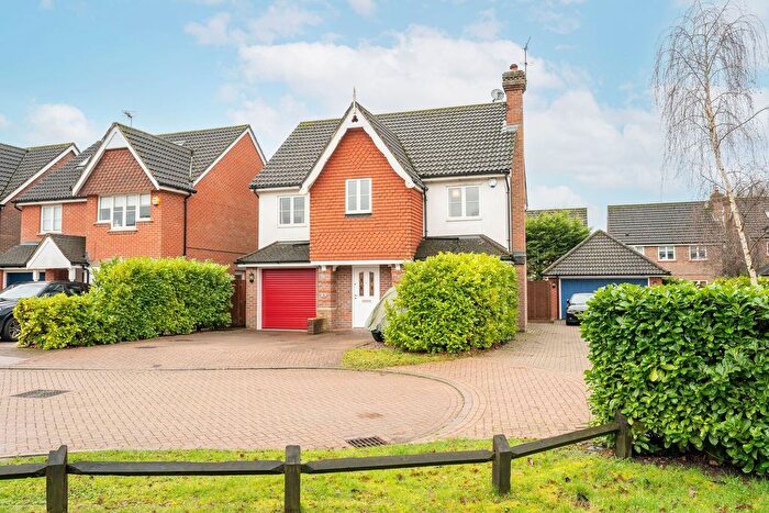 5 Bedroom Detached House For Sale In Jennings Way, Horley, RH6