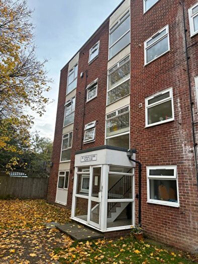 2 Bedroom Flat For Sale In Azalea Close, West Ealing, W7
