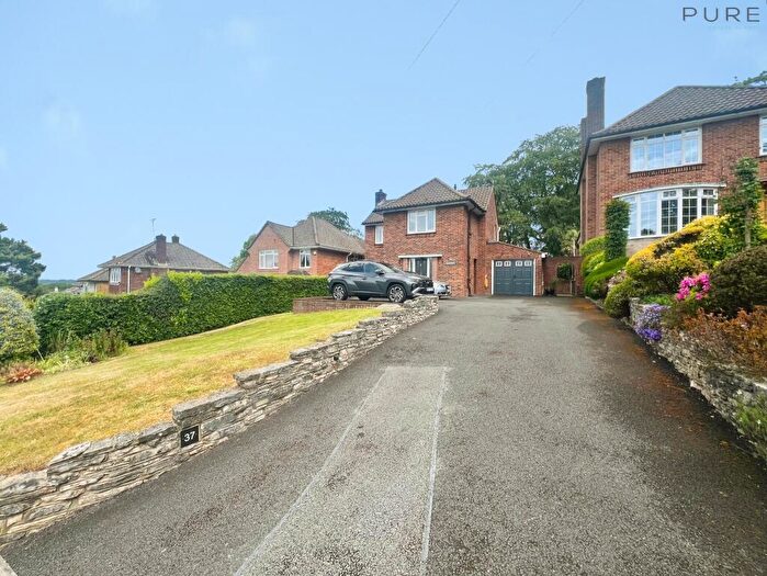 3 Bedroom Detached House For Sale In Chalk Hill, West End, Southampton, SO18