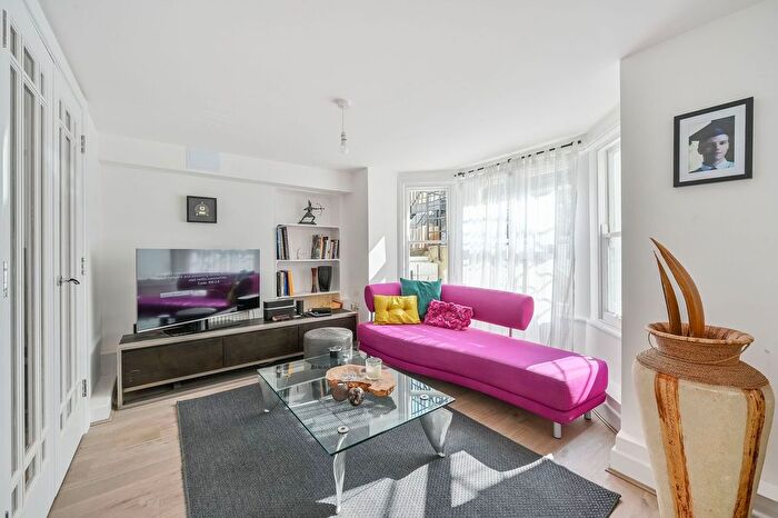 1 Bedroom Flat To Rent In Hadyn Park Road, Shepherd's Bush, London, W12