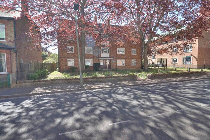2 Bedroom Flat For Sale In Weston Road, Bromley, BR1