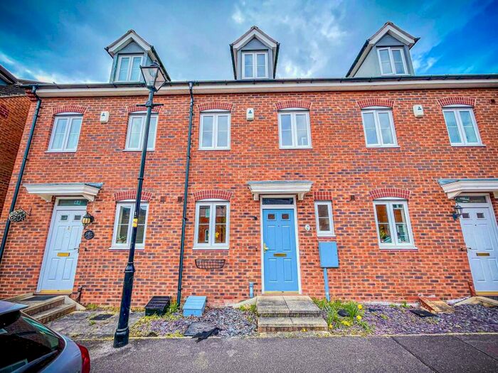 3 Bedroom Town House To Rent In Whitebeam Drive, Witham St. Hughs, Lincoln, LN6