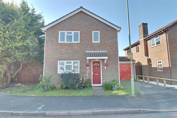 3 Bedroom Detached House For Sale In Katrina Gardens, Hayling Island, PO11