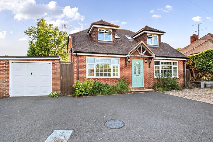 4 Bedroom Bungalow To Rent In School Lane, Lower Bourne, Farnham, GU10