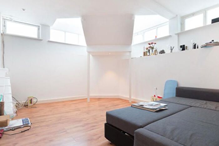 2 Bedroom Flat To Rent In Caledonian Road, London, N1