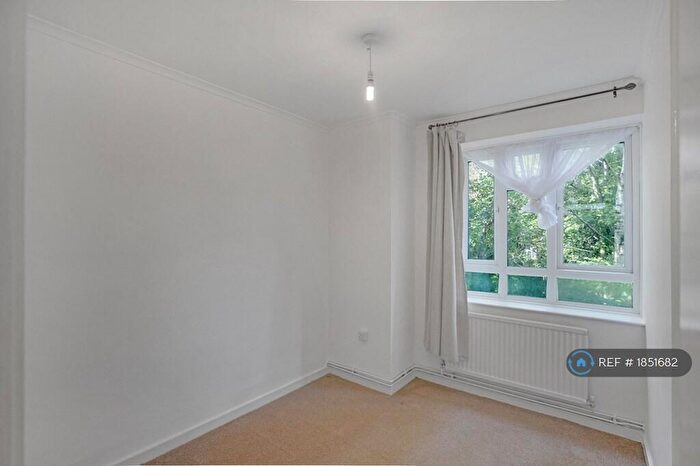 4 Bedroom Flat To Rent In Pickering House, London, N4
