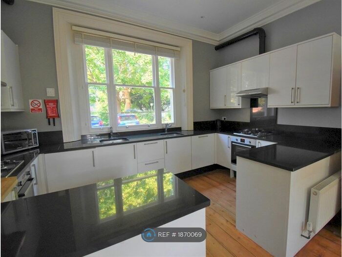 7 Bedroom Semi-Detached House To Rent In Sherwood, Reading, RG1